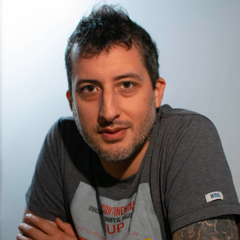 Foto de Matías Moscoso, autor del libro Todos los Rojos